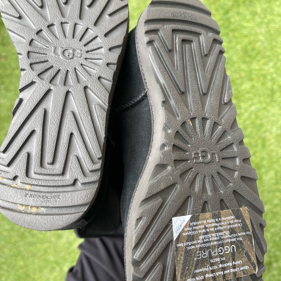 COPY - UGGS | Size 5 - Picture 2 of 4